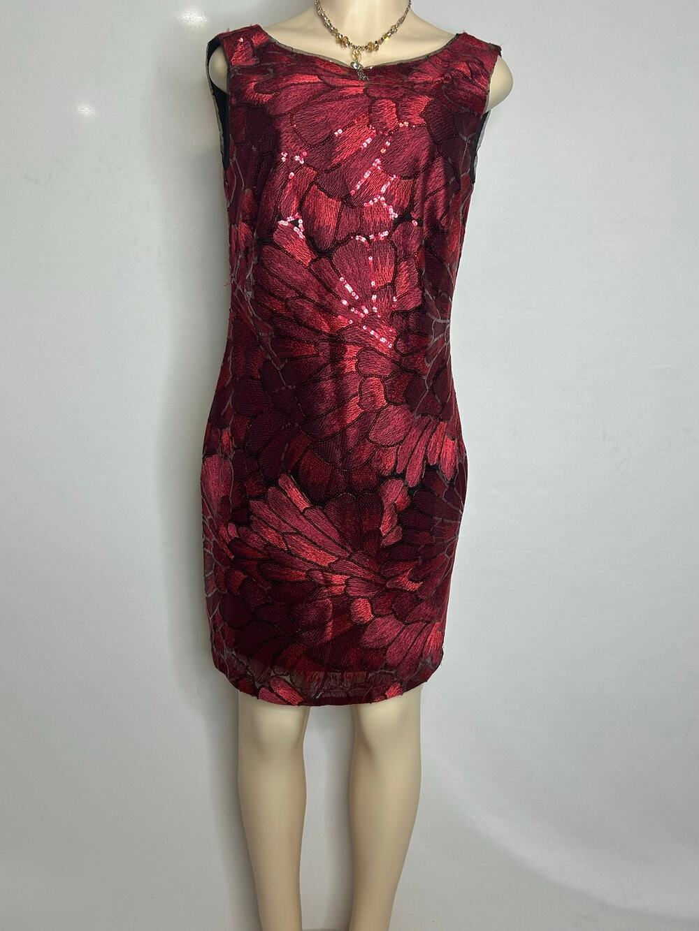 White House Black Market Red Rose Sequin Shift Dress Size 8 NWT